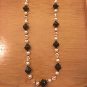 💍Vintage black and white bead necklace